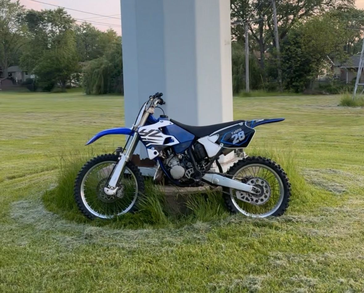 2001yz125