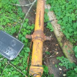 Hydraulic Cylinders For Sale Appx 40 In. Length With Appx. 4 In Bore. 3 Total  