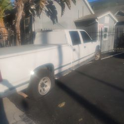 White Chevy Silverado 3500 Series 