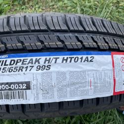 WILDPEAK H/T 215/65/r17
