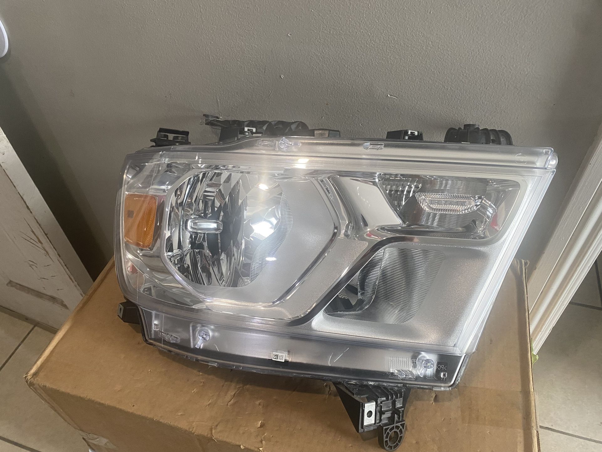 2019-2023 Dodge Ram Right Headlight