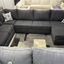 BLACK U-SHAPED SECTIONAL
