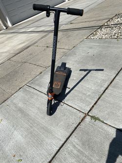 Mongoose eléctrico, no tiene cargador, no sé si prenda