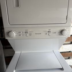 Frigidaire Washer & Dryer Lavadora Y Secadora 
