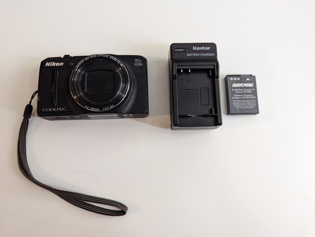Nikon Coolpix S9700 Digital Point And Shoot Camera 30x Zoom - Needs Repair
