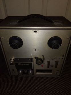 Akai reel to reel tape recorder 1710