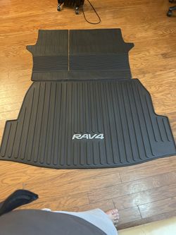 Toyota RAV4 cargo Tray