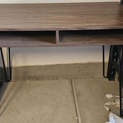 Metal & Wood Desk 