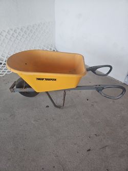 True Temper Wheelbarrow in Good Condition