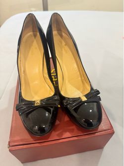 Kate Spade New York Black Patent Leather Pointed Toe Pumps – Women’s Classic Heels