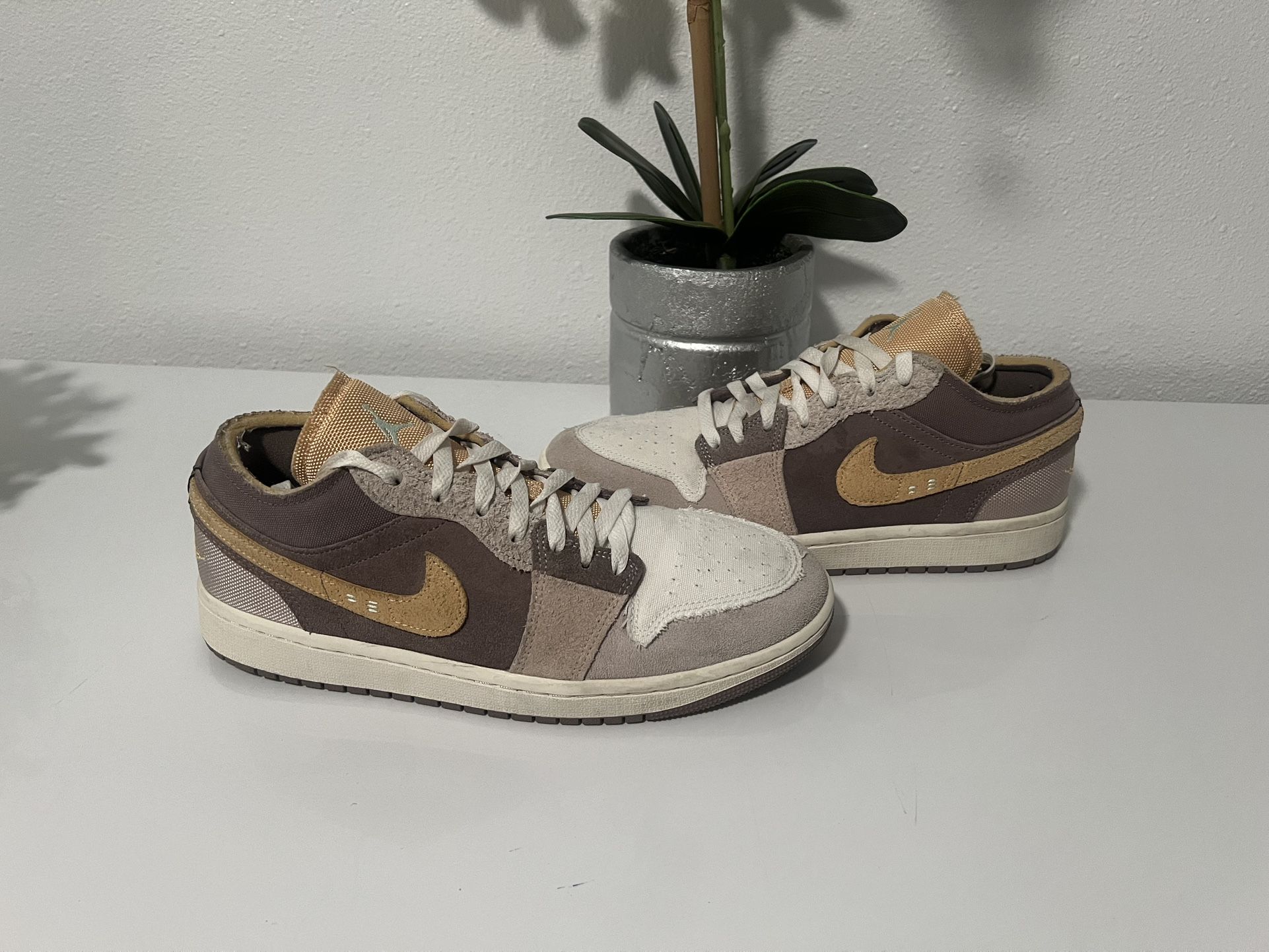 Jordan 1 Low SE Shoes Size 9