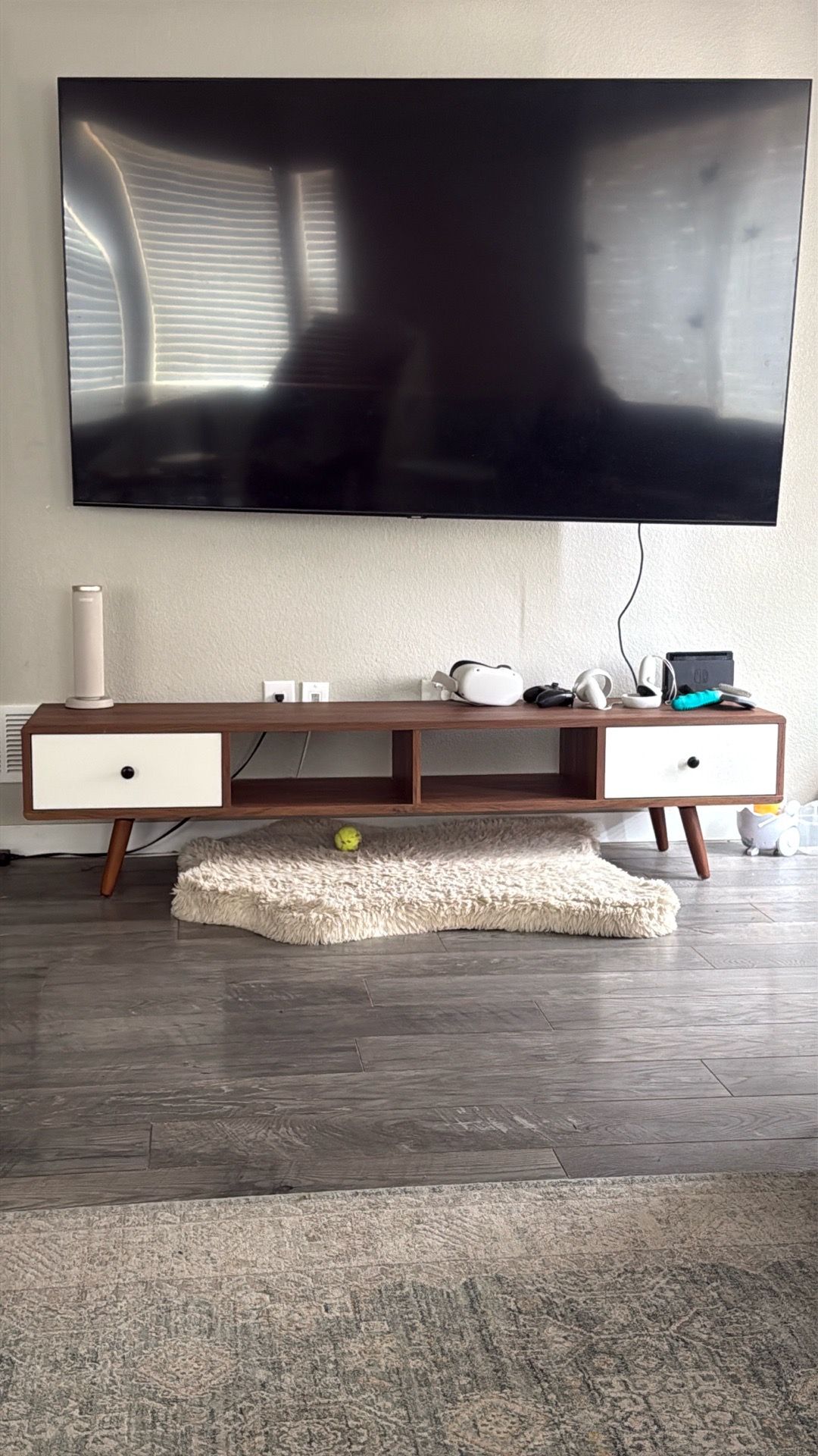 Tv stand