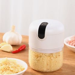 USB Mini Electric Garlic Chopper – Rechargeable, Powerful, Fast!