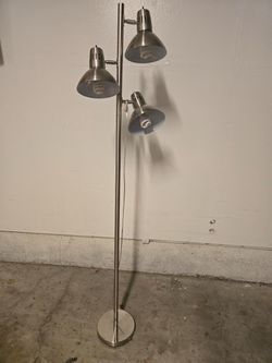 Lowe's 3-Light Brushed Nickel Tree Floor Lamp