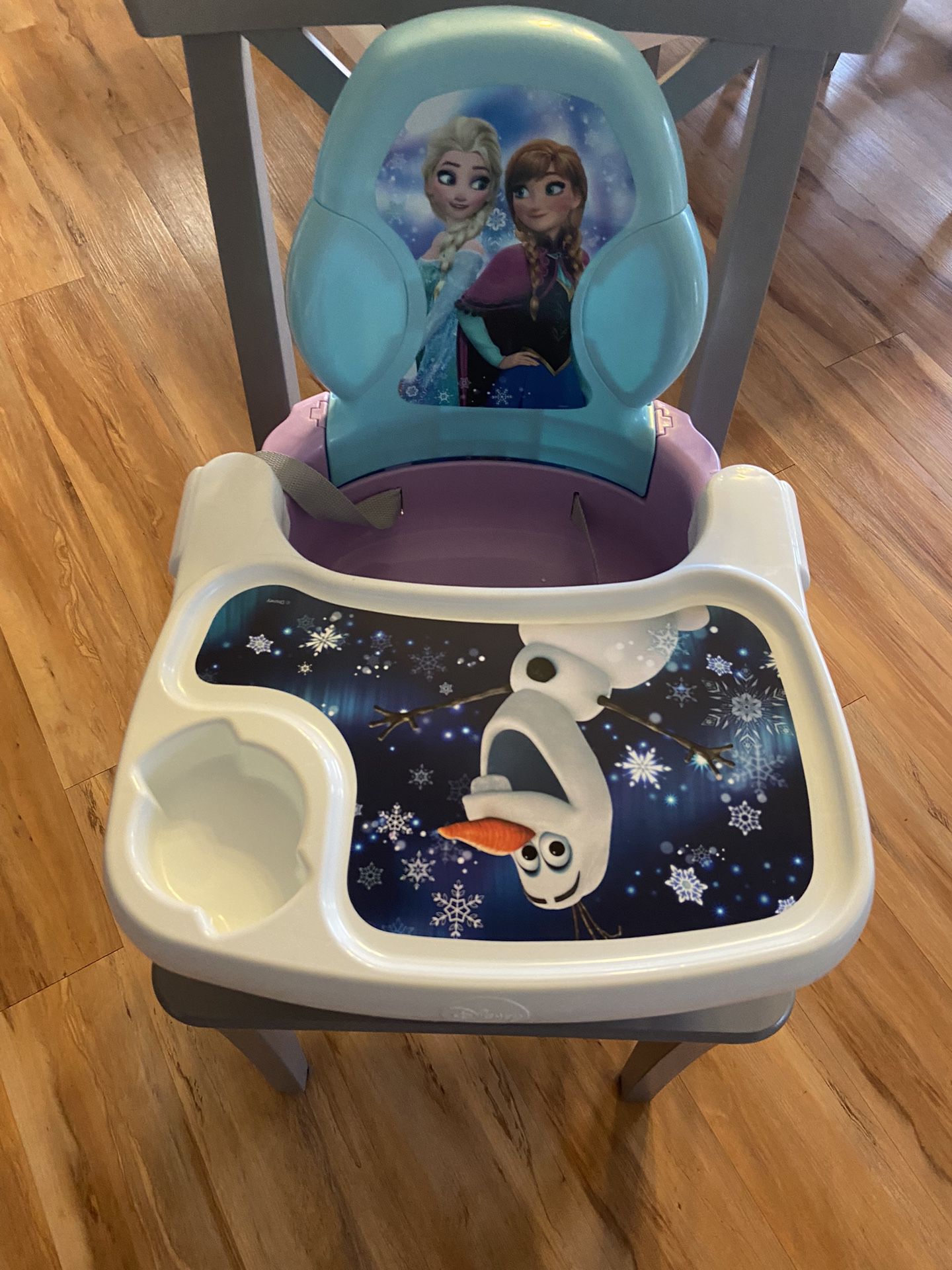 Frozen Booster Seat With Removable Table