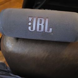 JBL FLIP 6 BLUETOOTH SPEAKER