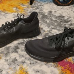 Size 10 All Black Nike Training Shoes (2×)