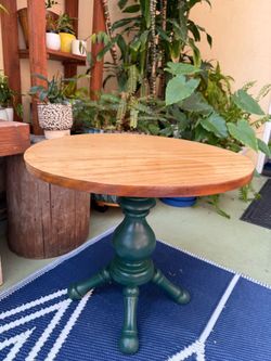 Round Pedestal Side Table