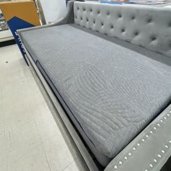 Sofa / Bed That Can Pull Out. BRAND NEW! I CAN DELIVER, And Put Inside Your Home! 