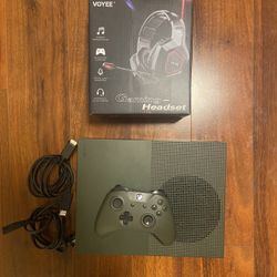 Xbox One And Gaming Headset 