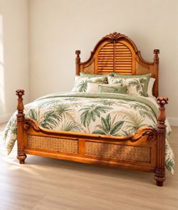 Tommy bahama beautiful Queen bed