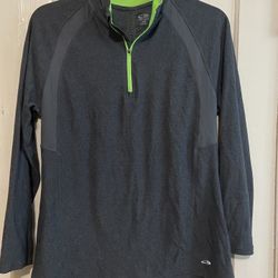 Champions women’s 1/4 zipper Running/activewear top large