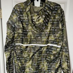 NWT Men’s Nike Shield Ghost Flash Men's Running Jacket in Sequoia size L