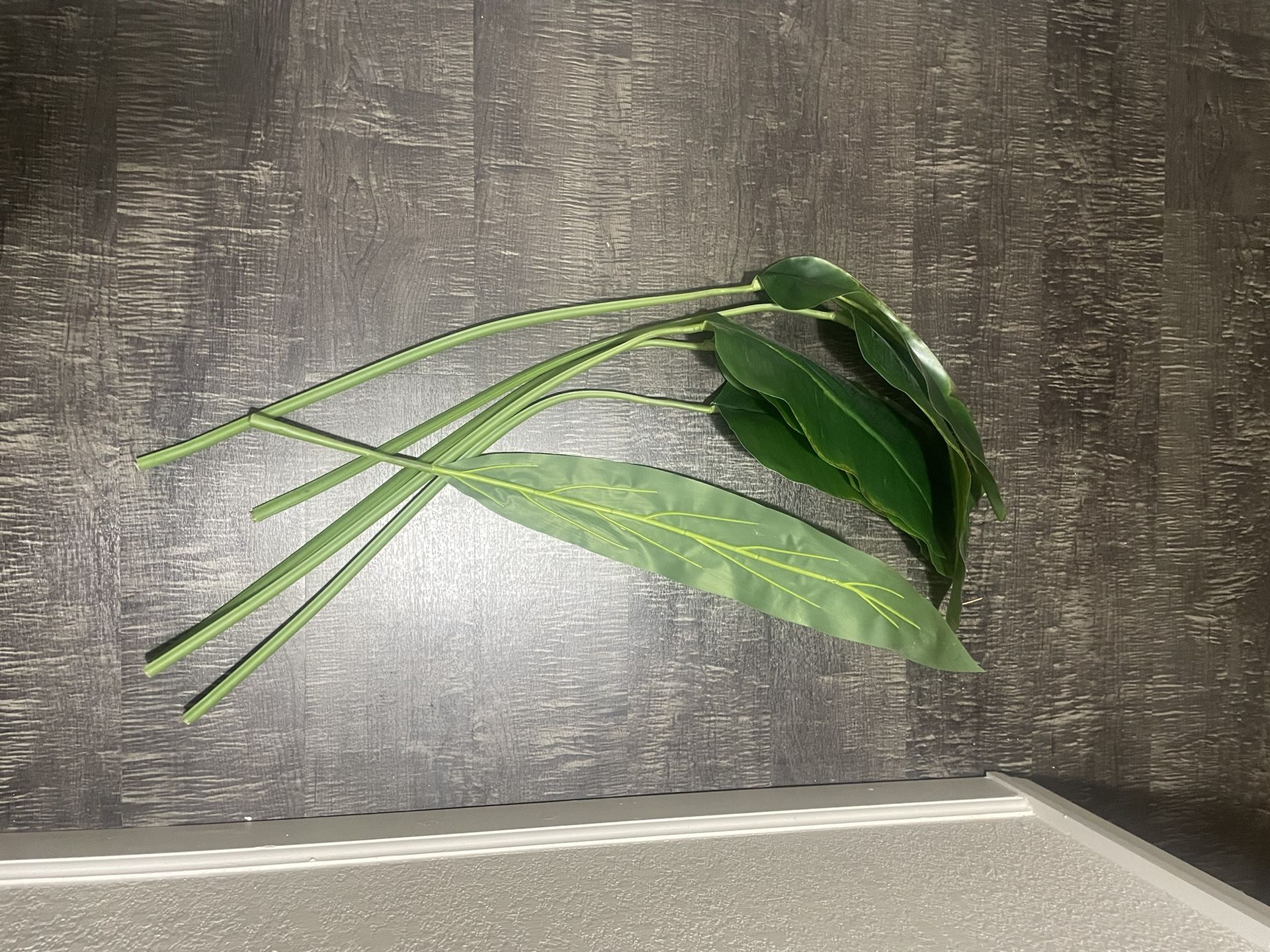 Realistic Faux Plant 6 Leaf Stems