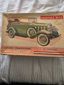 Hubley 1932 Chevrolet Phaeton Metal Model Kit