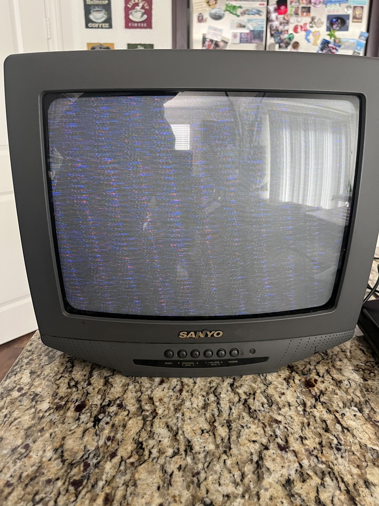 Sanyo Retro Gaming 13" CRT Color TV Television Coax AVM-1309G With Remote