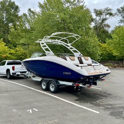 2022 Yamaha 252 SE - E Series