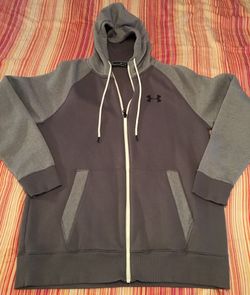 Men’s medium Under Armor zip up