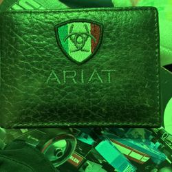 ariat wallet
