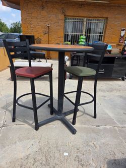 ​✨ Round Pub Table & 2 Bar Stools Set! ✨