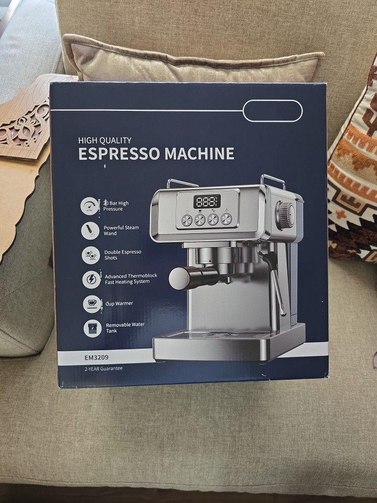 MCILPOOG. super-automatic Espresso Machine