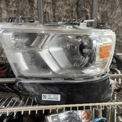 19-24’ OEM RAM 1500 headlight RH