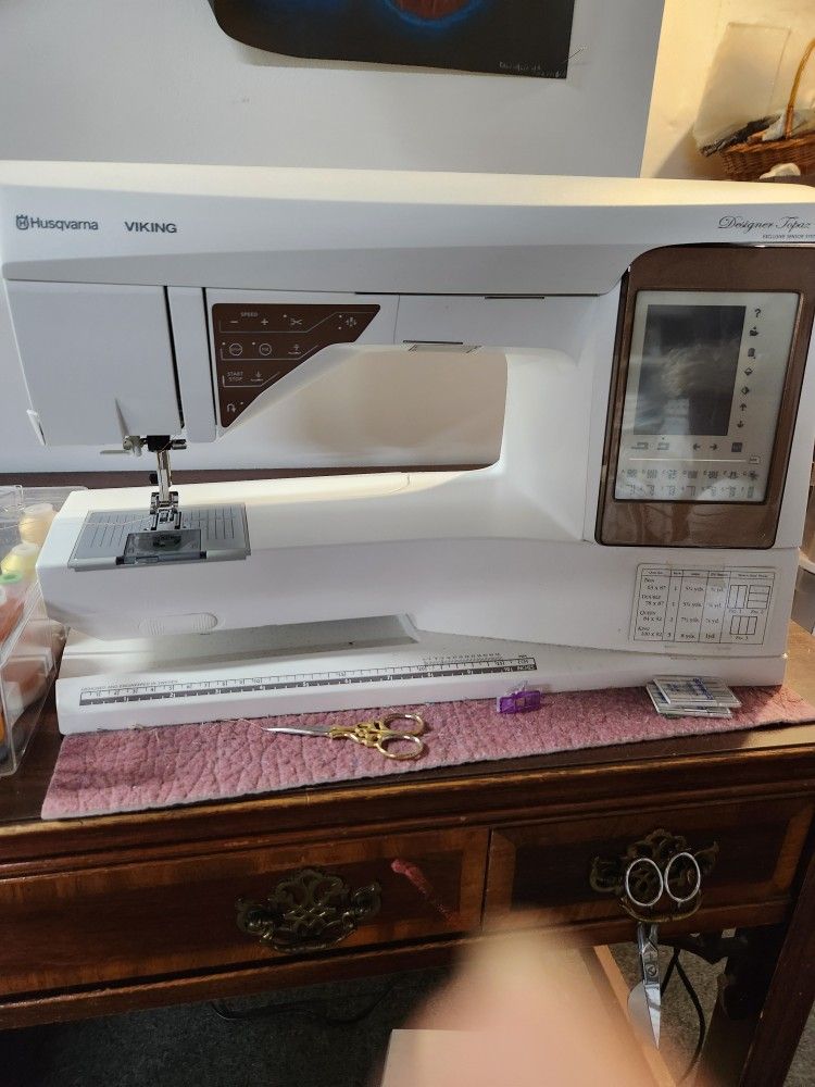 Husqvarna Viking Sewing EMB Machine Topaz 50