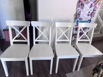 Set of 4 White Wood Dining Chairs