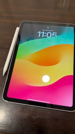 IPAD 10TH 10 64GB SILVER W/ PENCIL LIKE NEW