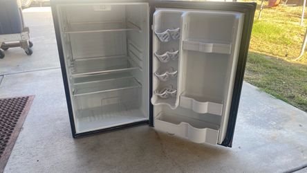 Danby mini fridge, blk with stainless steel door