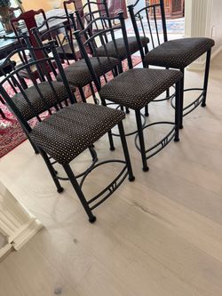 Bar stool