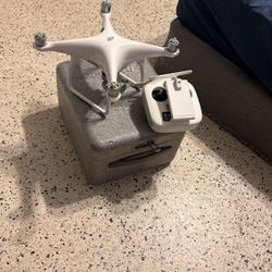 DJI Phantom 4 Drone