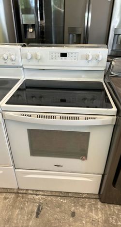 White Whirlpool GlassTop Electric Range