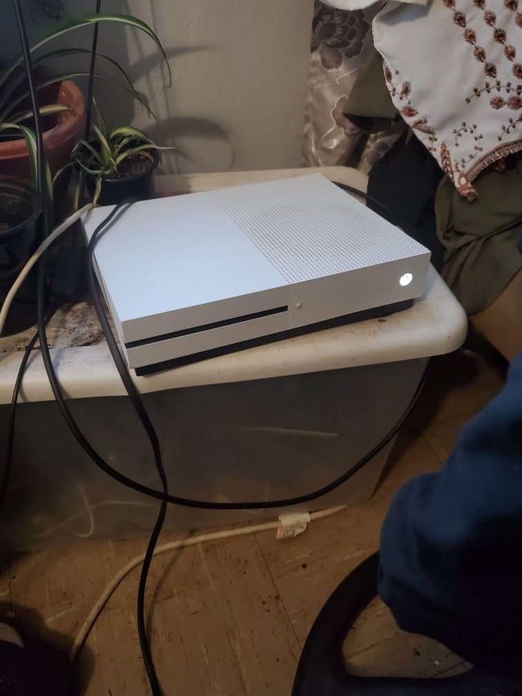 Xbox One S (Digital)