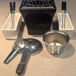 Casamoda S'MORES MAKER Indoor/Outdoor and 2 Luminar cans (Not usually included)