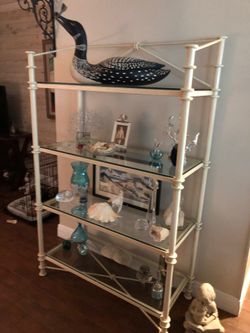 Glass shelving unit