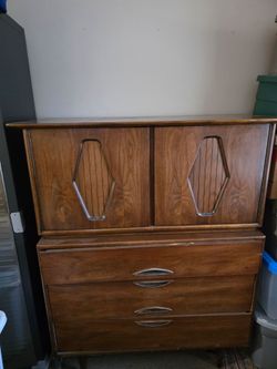Heavy Dresser must pick up. Need gone asap