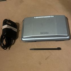 Nintendo DS Original NTR-001 Console w/Charger & Stylus - Silver Tested