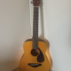 yamaha guitar with case