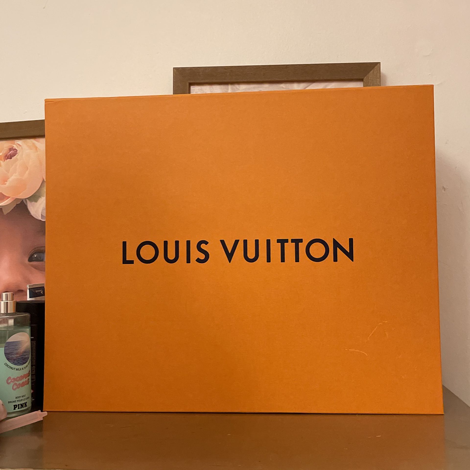 lv empty box only for Sale in Hoboken, New Jersey - OfferUp